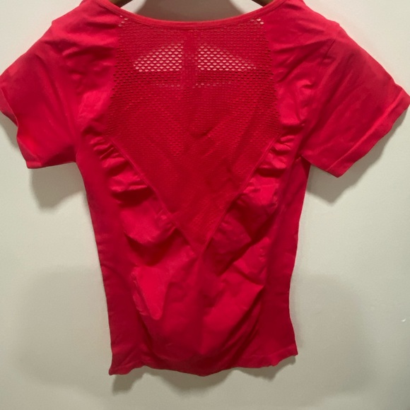Red Lo Lë Shirt - Picture 2 of 3